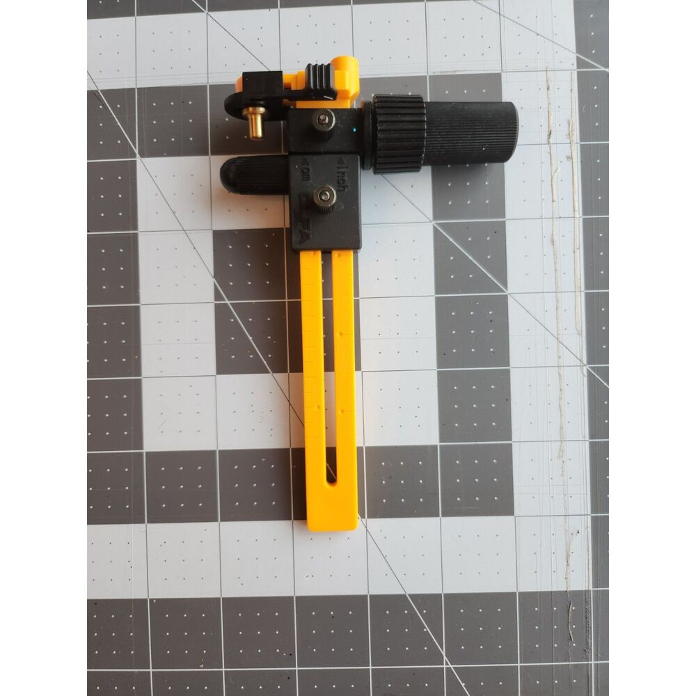 OLFA CMP-3 CIRCLE CUTTER, ROTARY B39